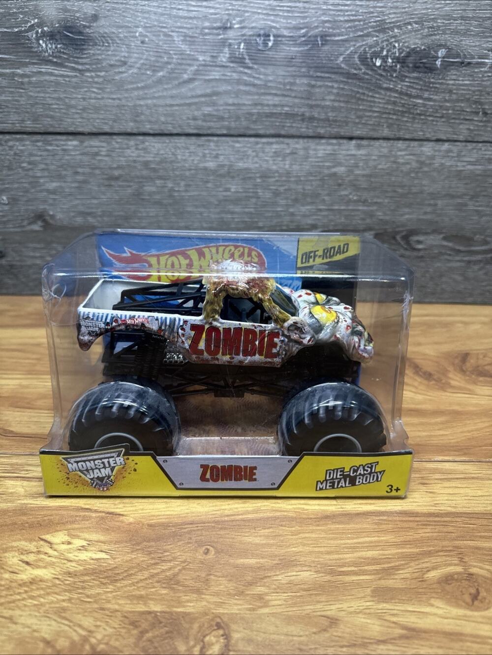 HOT WHEELS Monster Jam Zombie 2014 1:24 Scale Off-Road Diecast Truck New Sealed